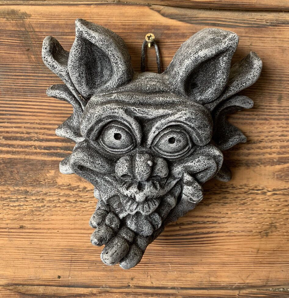 STONE GARDEN SMALL GREMLIN GARGOYLE BLOWING KISS FACE WALL PLAQUE ORNAMENT