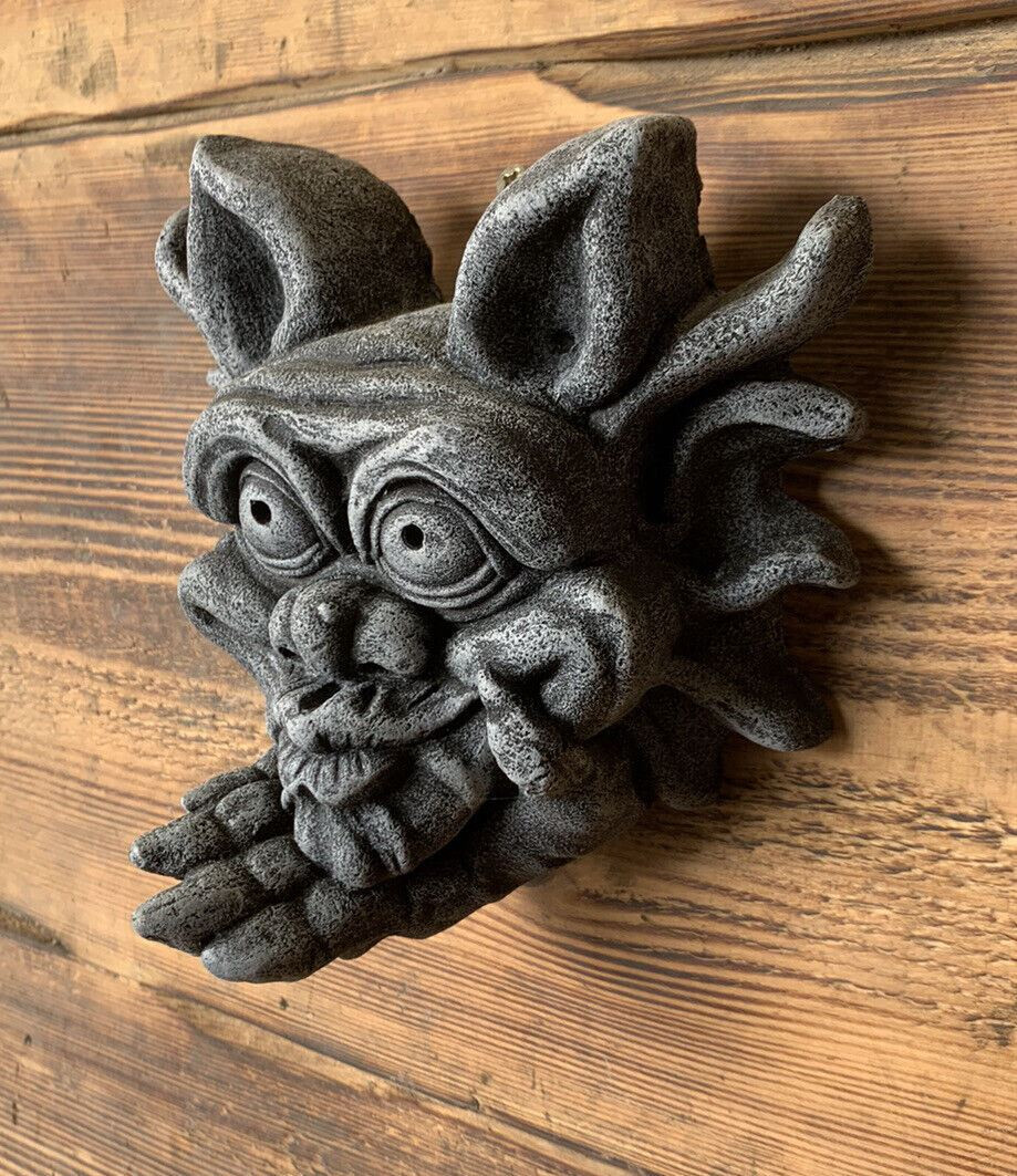 STONE GARDEN SMALL GREMLIN GARGOYLE BLOWING KISS FACE WALL PLAQUE ORNAMENT