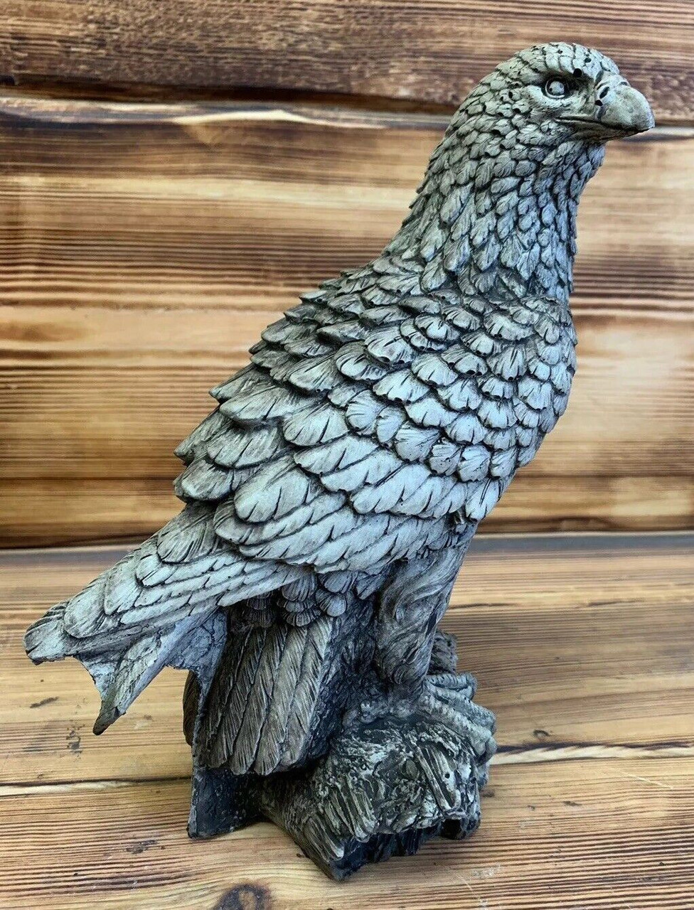 STONE GARDEN BALD EAGLE ON LOG DETAILED ORNAMENT 