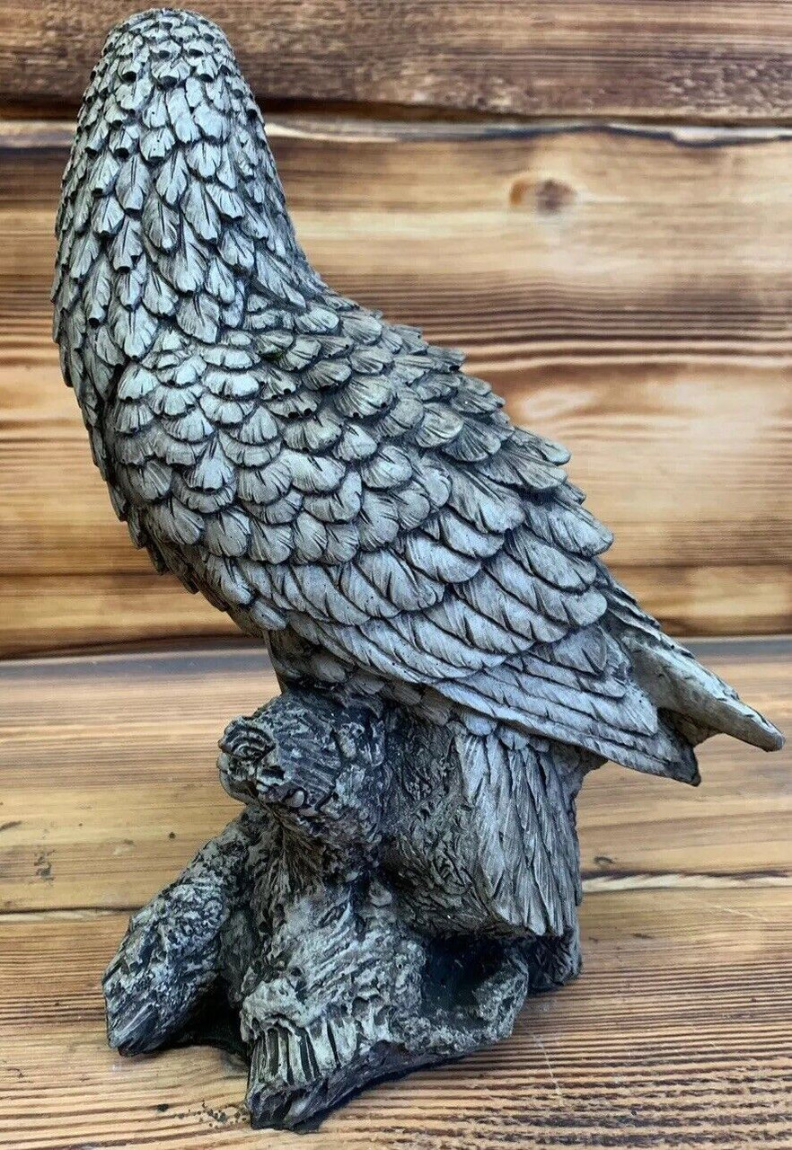 STONE GARDEN BALD EAGLE ON LOG DETAILED ORNAMENT 