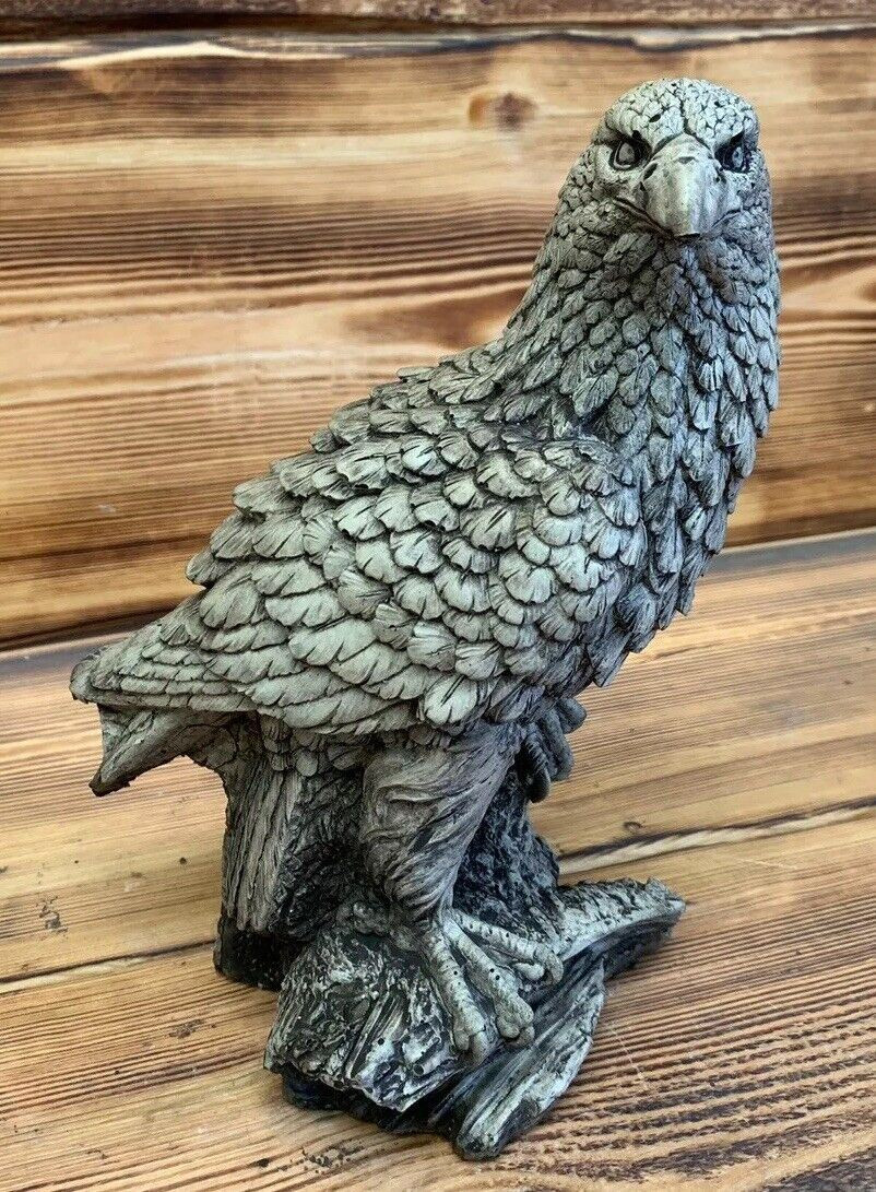 STONE GARDEN BALD EAGLE ON LOG DETAILED ORNAMENT 