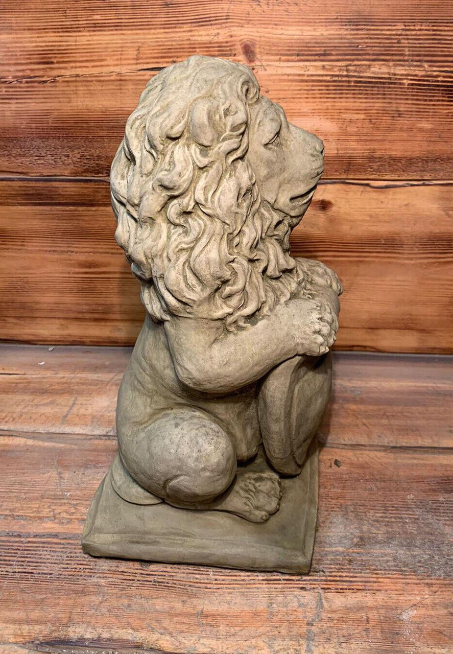 STONE GARDEN PROUD LION WITH SHIELD ON BASE STATUE PILLAR CAP DETAILED ORNAMENT