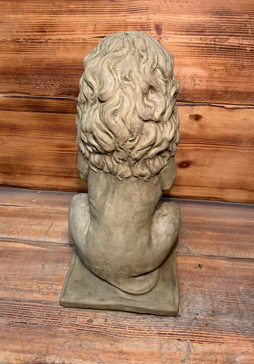 STONE GARDEN PROUD LION WITH SHIELD ON BASE STATUE PILLAR CAP DETAILED ORNAMENT