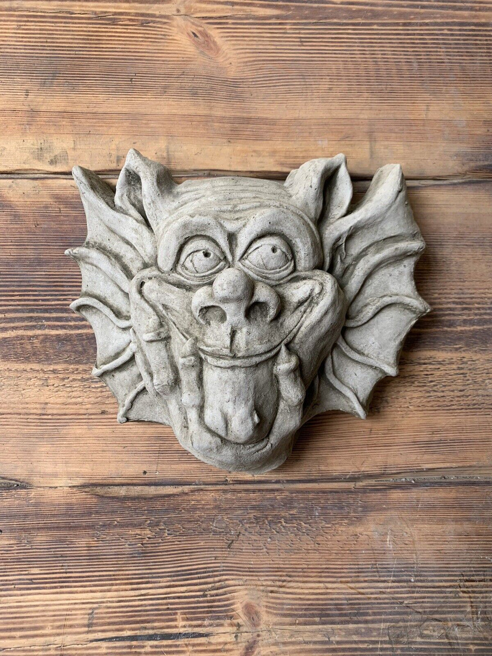 STONE GARDEN LARGE GREMLIN GARGOYLE PLAIN HAPPY FACE WALL PLAQUE ORNAMENT