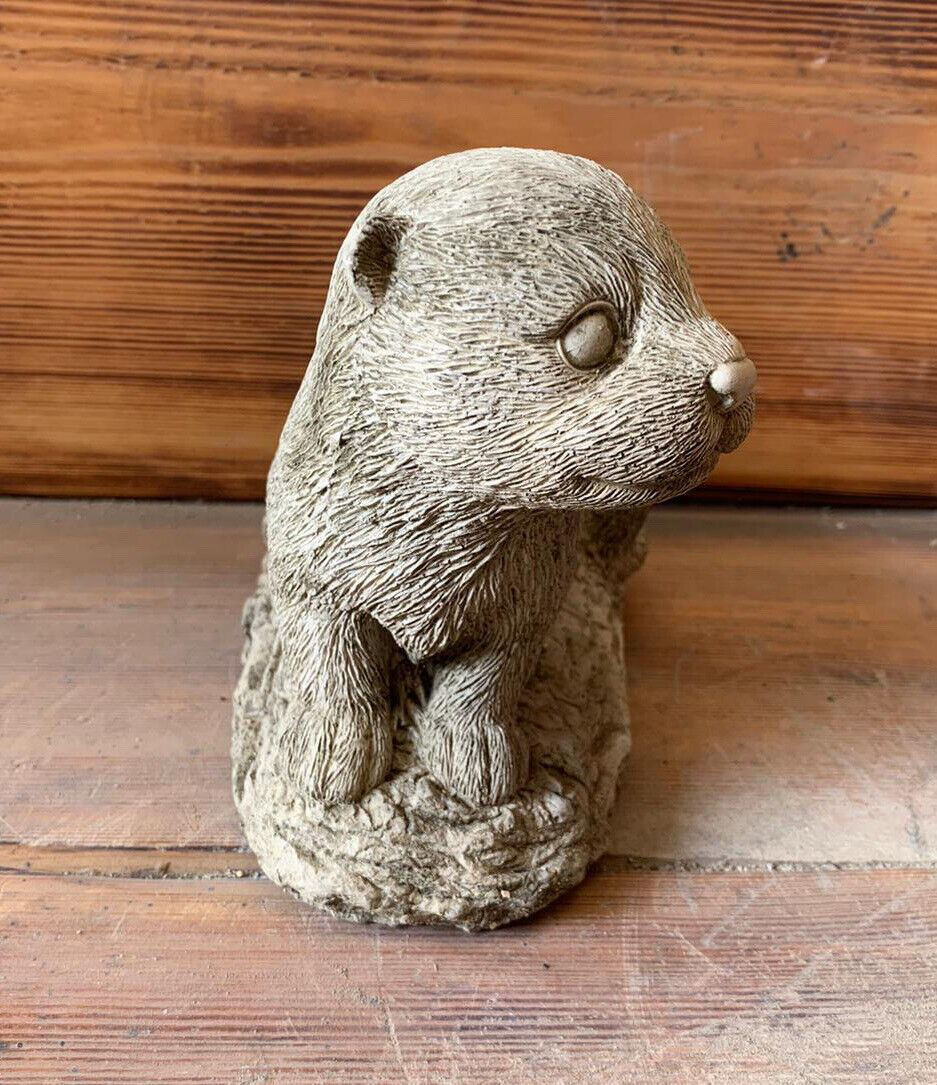 STONE GARDEN LAYING BABY OTTER STATUE ORAMENT