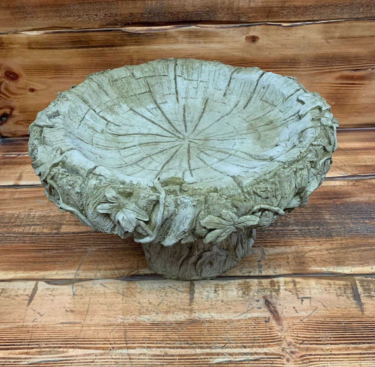 STONE GARDEN TREE TRUNK LOG STYLE LEAF DETAILED BIRD BATH STATUE ORNAMENT