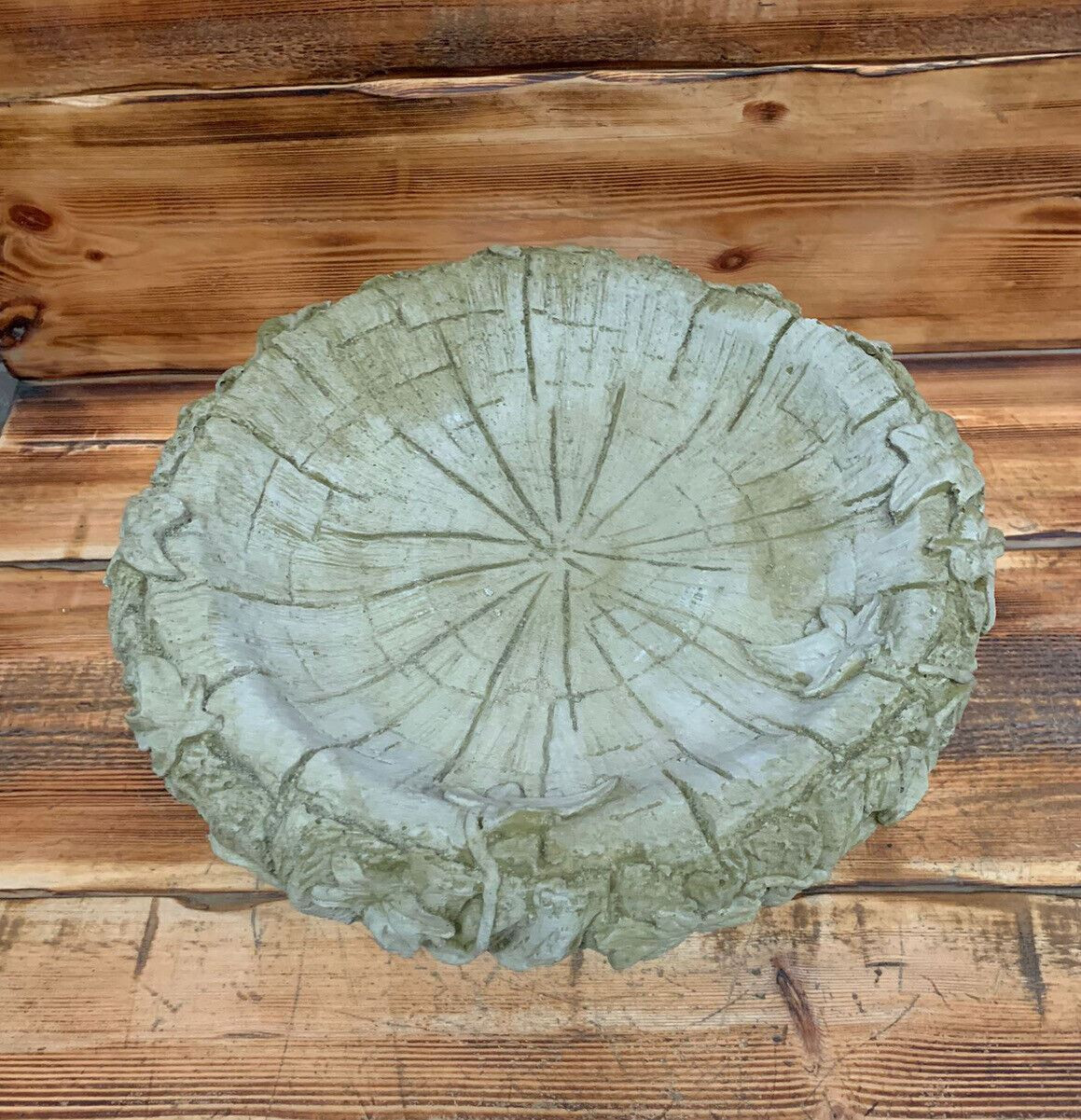 STONE GARDEN TREE TRUNK LOG STYLE LEAF DETAILED BIRD BATH STATUE ORNAMENT