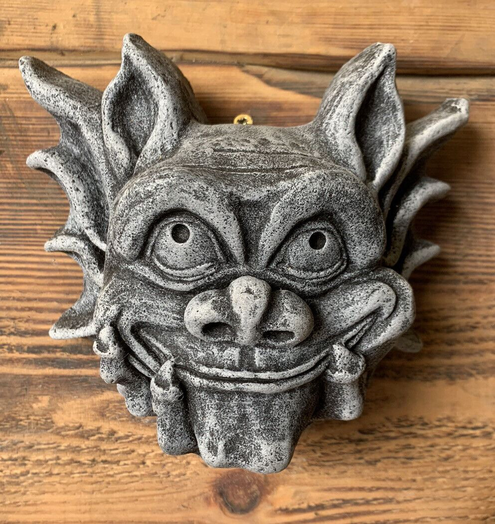 STONE GARDEN SMALL GREMLIN GARGOYLE PLAIN FACE WALL PLAQUE ORNAMENT