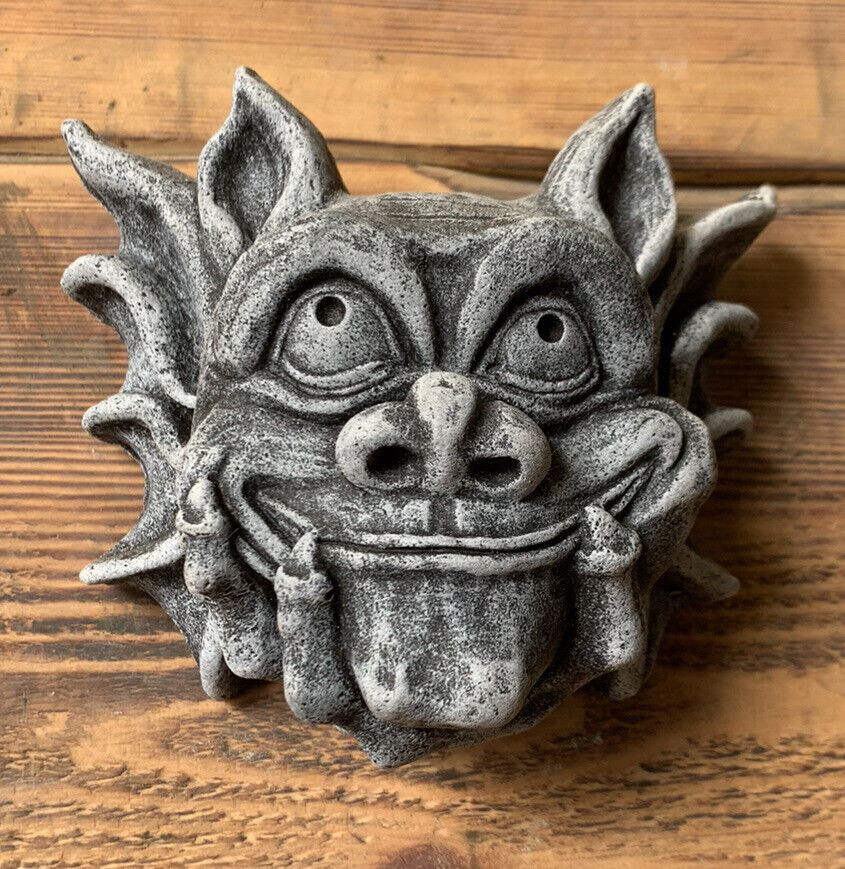 STONE GARDEN SMALL GREMLIN GARGOYLE PLAIN FACE WALL PLAQUE ORNAMENT