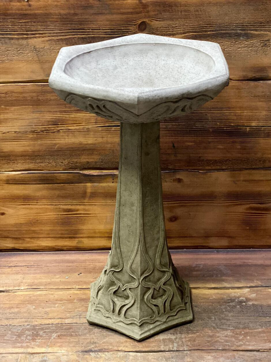 STONE GARDEN LARGE  ART DECO STYLE LEAF VINE DETAILED BIRD BATH STATUE ORNAMENT