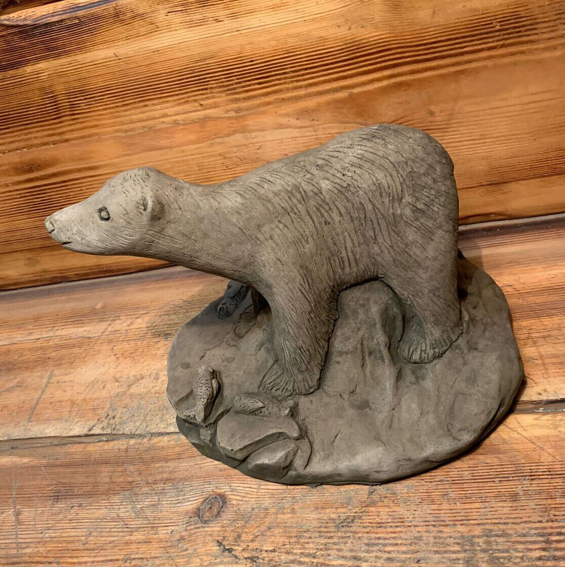 STONE GARDEN POLAR BEAR STATUE ORNAMENT