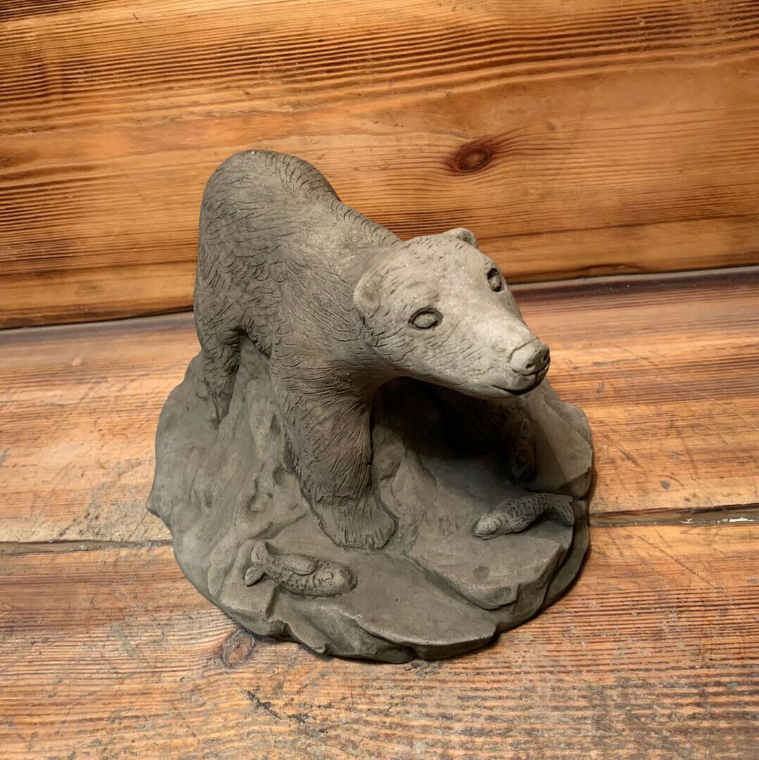 STONE GARDEN POLAR BEAR STATUE ORNAMENT