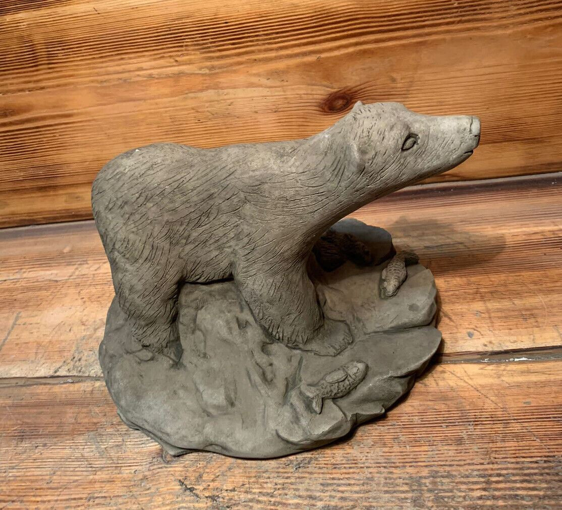 STONE GARDEN POLAR BEAR STATUE ORNAMENT