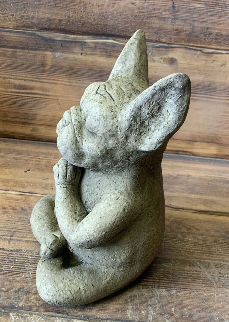 STONE GARDEN MEDITATING SITTING FRENCH BULLDOG / FRENCHIE DOG ORNAMENT STATUE