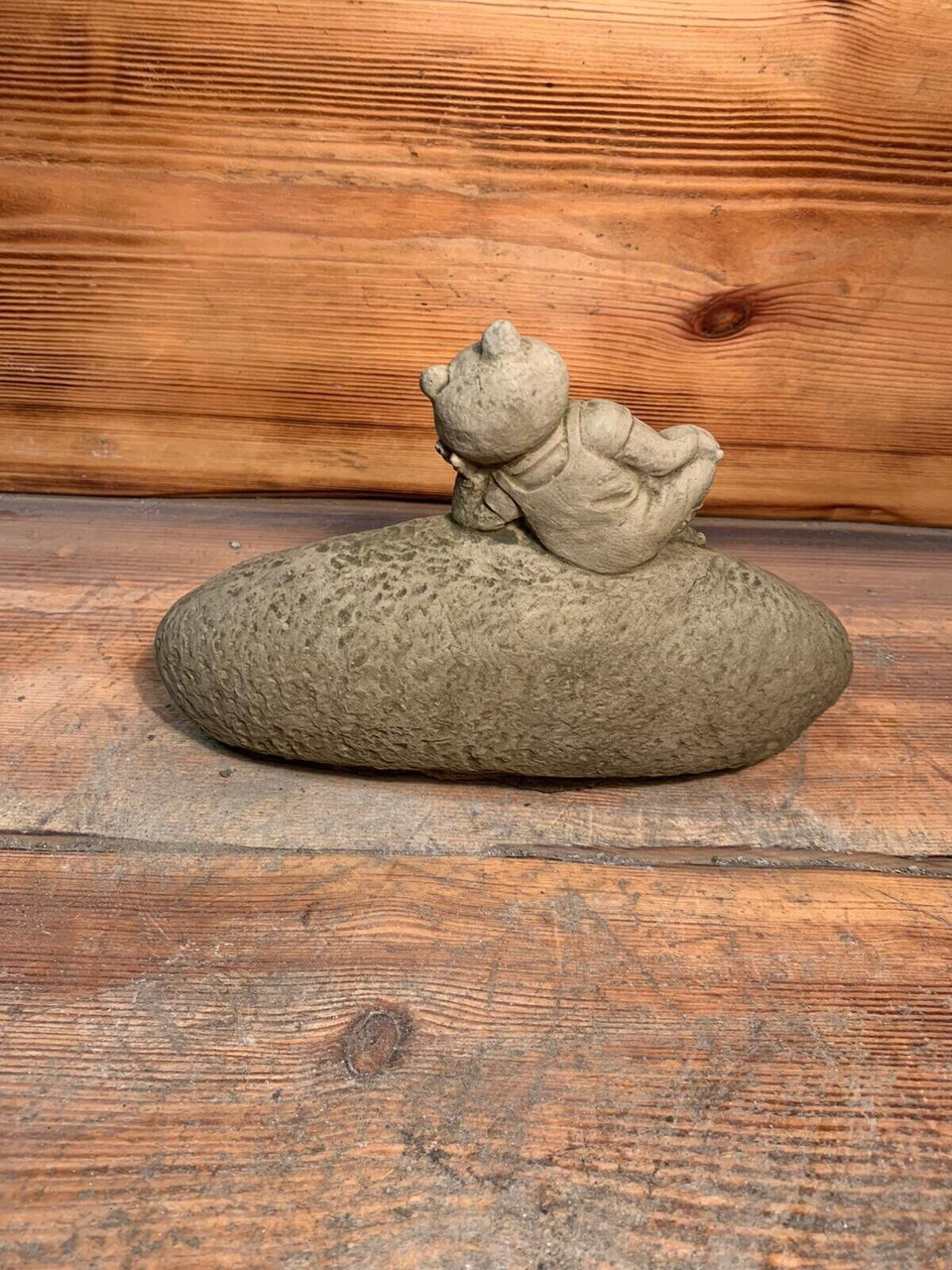 STONE GARDEN WELCOME FROG TOAD ON ROCK STATUE ORNAMENT