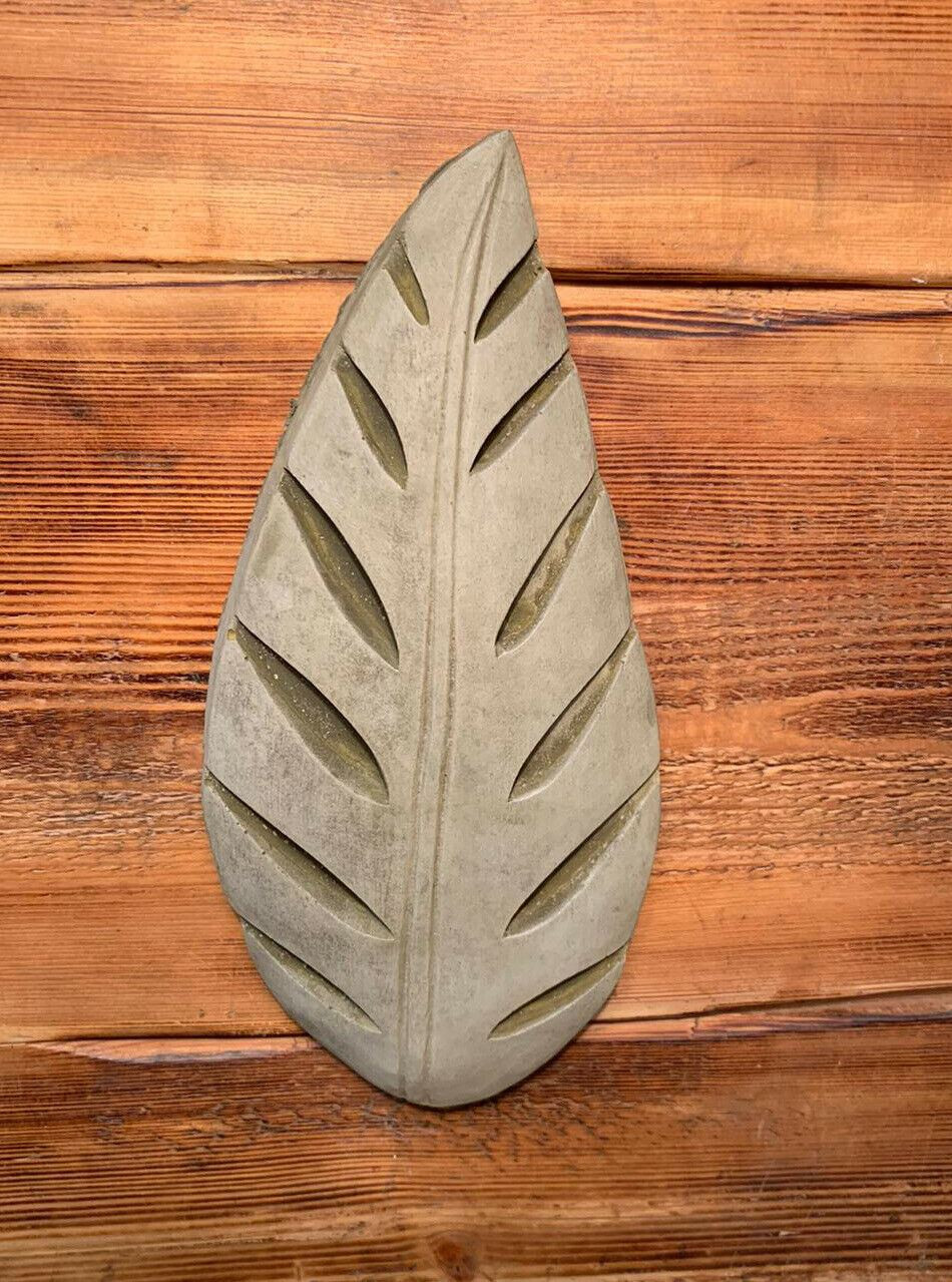 STONE GARDEN DETAILED LEAF PLAQUE HANGING CONCRETE GIFT ORNAMENT