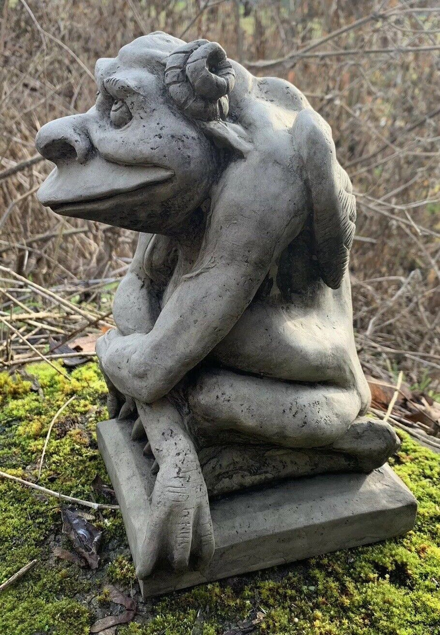 STONE GARDEN GOTHIC GARGOYLE GREMLIN DEVIL DRAGON DETAILED ORNAMENT 