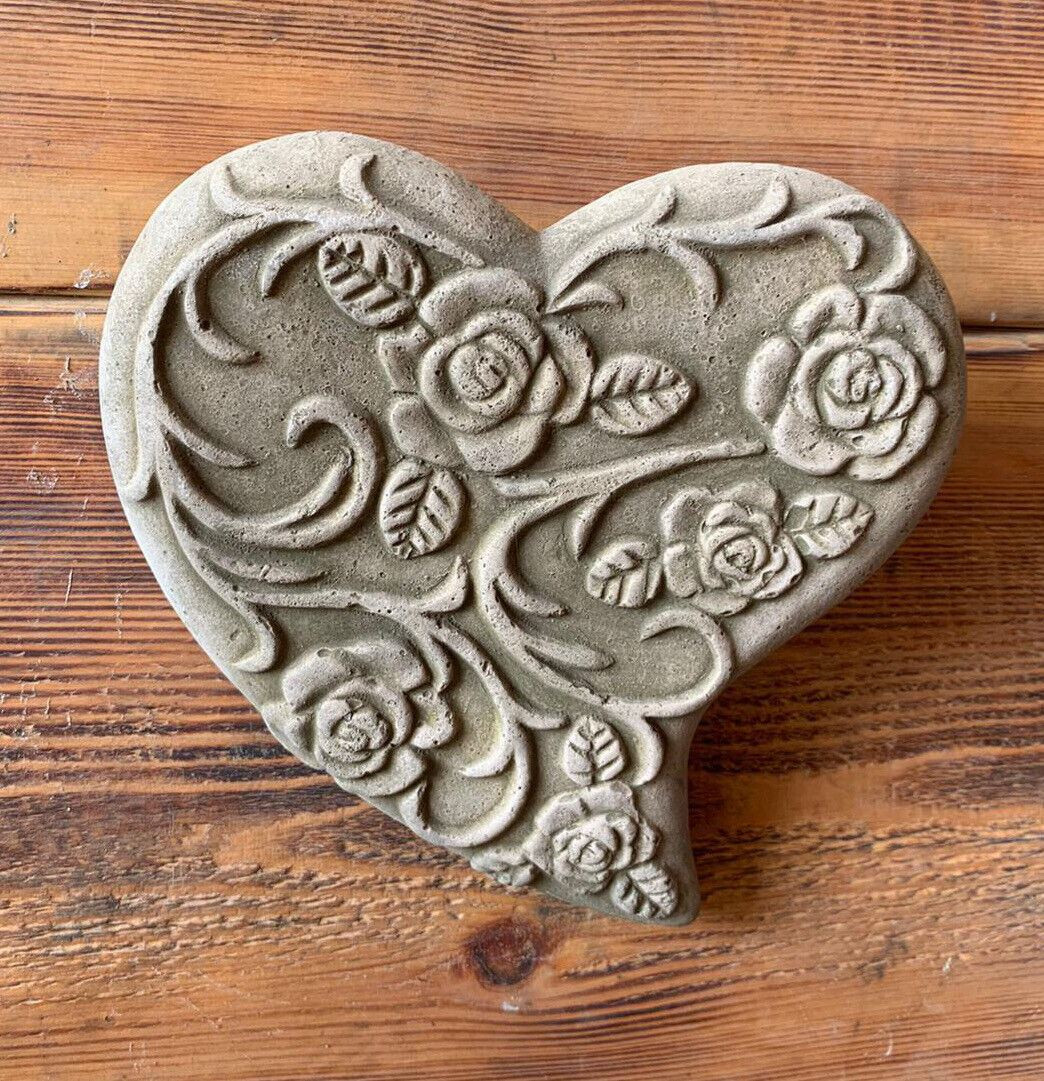 STONE GARDEN LOVE HEART WALL PLAQUE DETAILED HANGING ORNAMENT