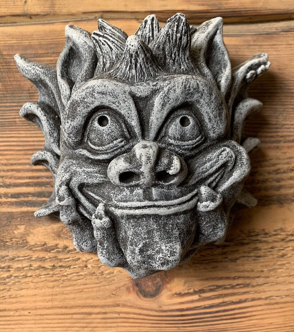 STONE GARDEN SMALL GREMLIN GARGOYLE SPIKY HAIR FACE WALL PLAQUE ORNAMENT