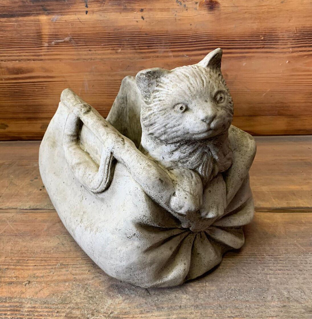 STONE GARDEN CAT IN A BAG PLANTER PLANT POT ORNAMENT