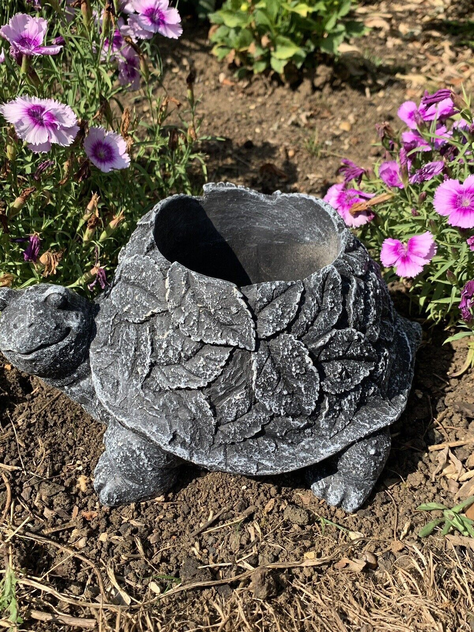 STONE GARDEN TORTOISE LEAF DETAIL PLANTER PLANT POT BLACK AND WHITE ORNAMENT