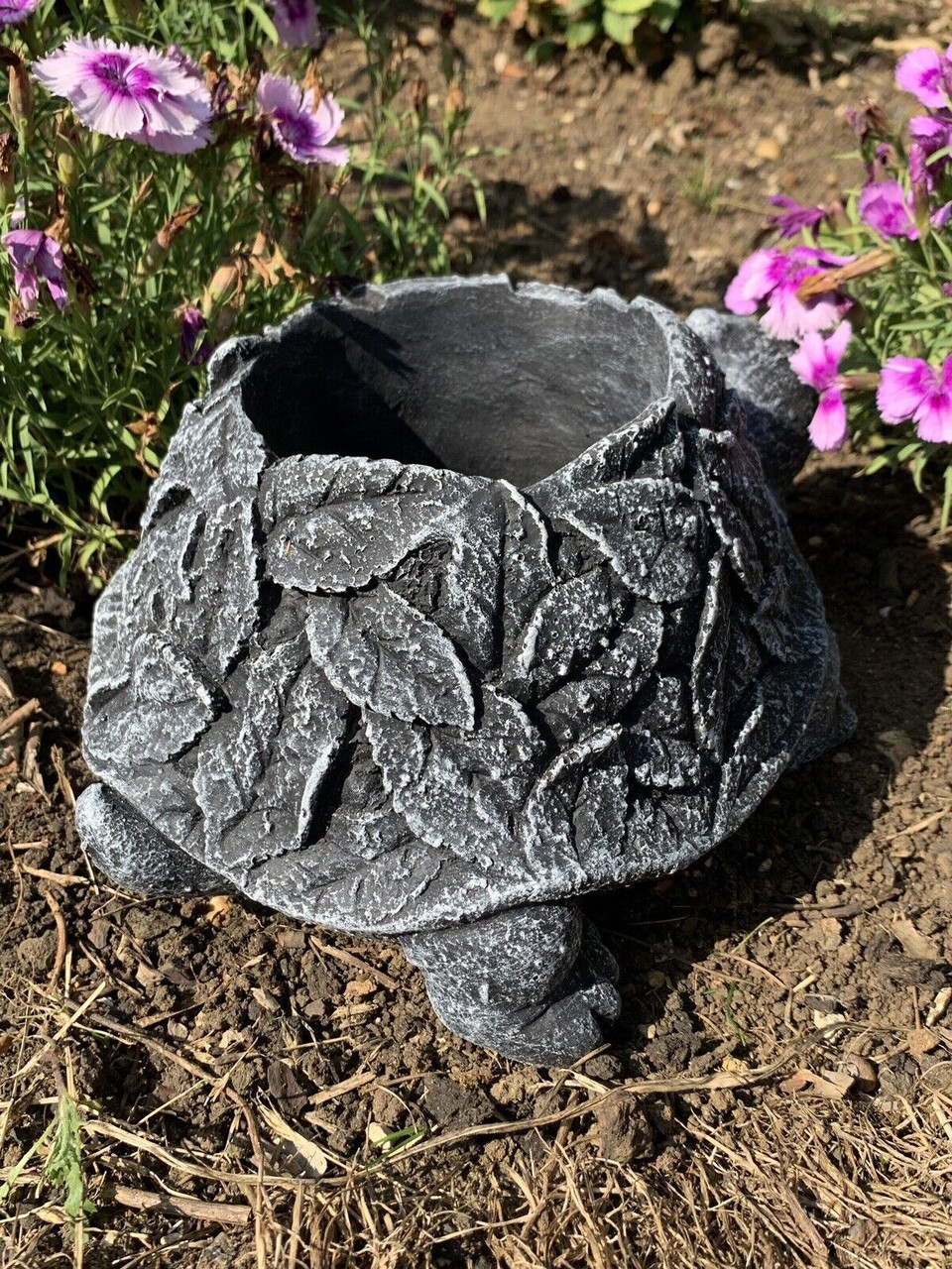 STONE GARDEN TORTOISE LEAF DETAIL PLANTER PLANT POT BLACK AND WHITE ORNAMENT