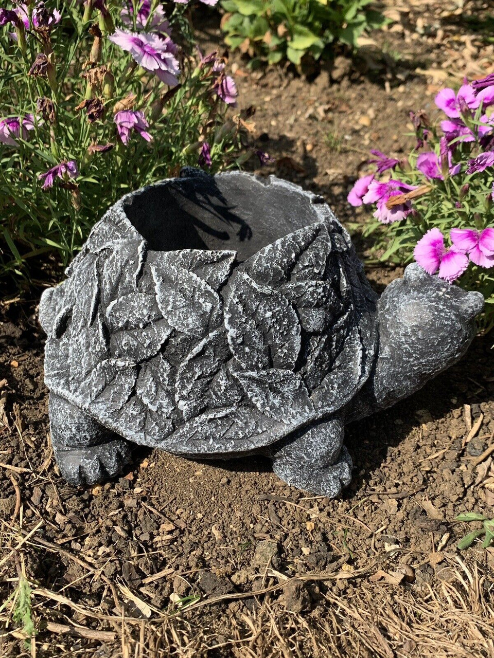 STONE GARDEN TORTOISE LEAF DETAIL PLANTER PLANT POT BLACK AND WHITE ORNAMENT