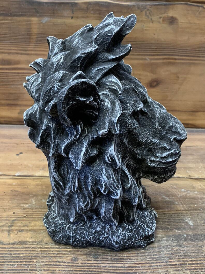 STONE GARDEN DETAILED LION HEAD HIGHLIGHTED GIFT ORNAMENT