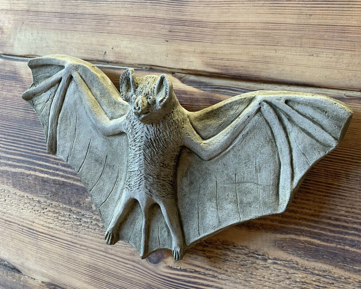 STONE GARDEN HANGING BAT WITH WINGS WALL PLAQUE GIFT ORNAMENT