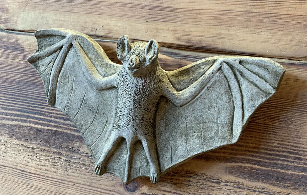 STONE GARDEN HANGING BAT WITH WINGS WALL PLAQUE GIFT ORNAMENT