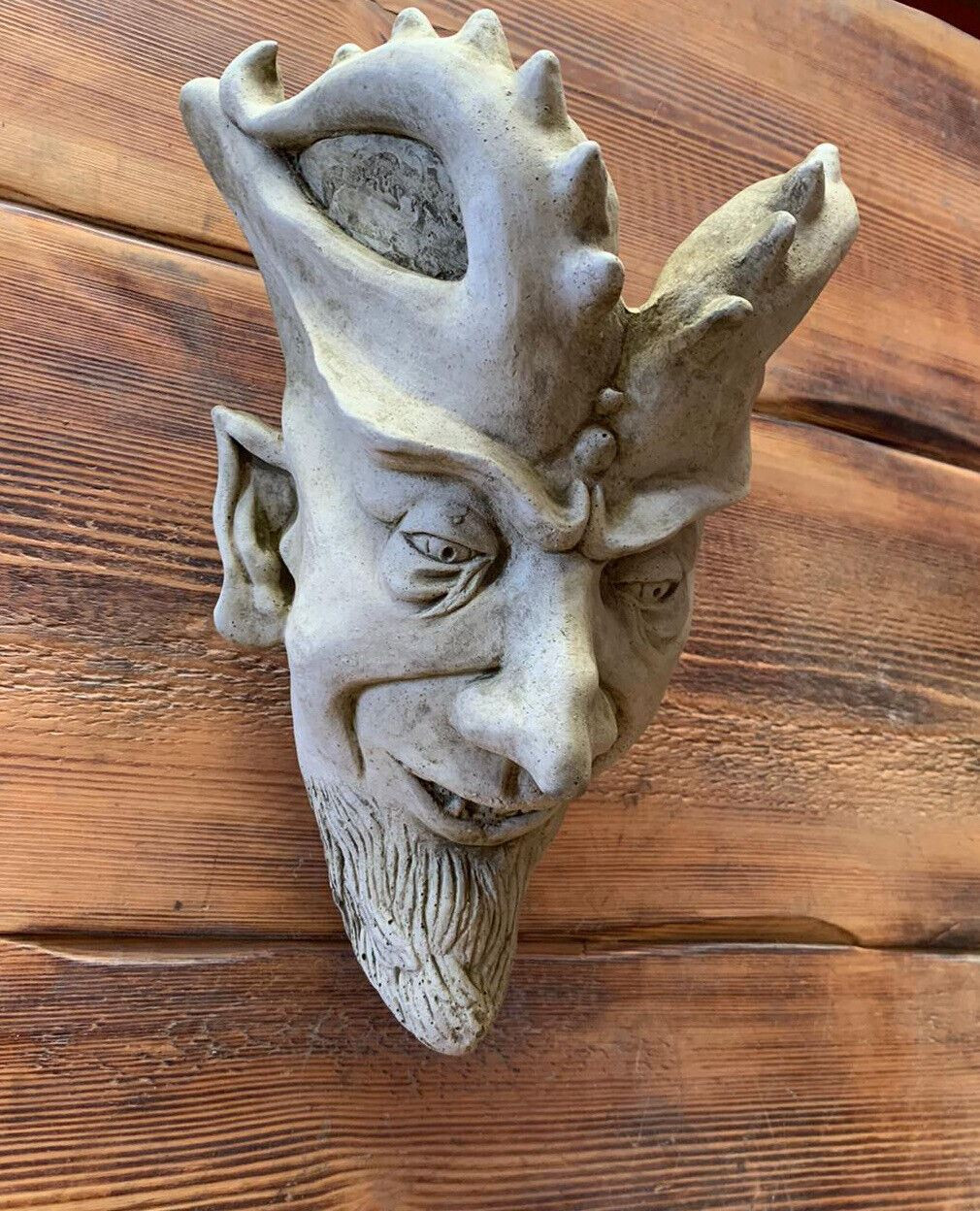 STONE GARDEN LARGE GARGOYLE GREMLIN JOKER WALL PLAQUE HANGER PLANTER ORNAMENT