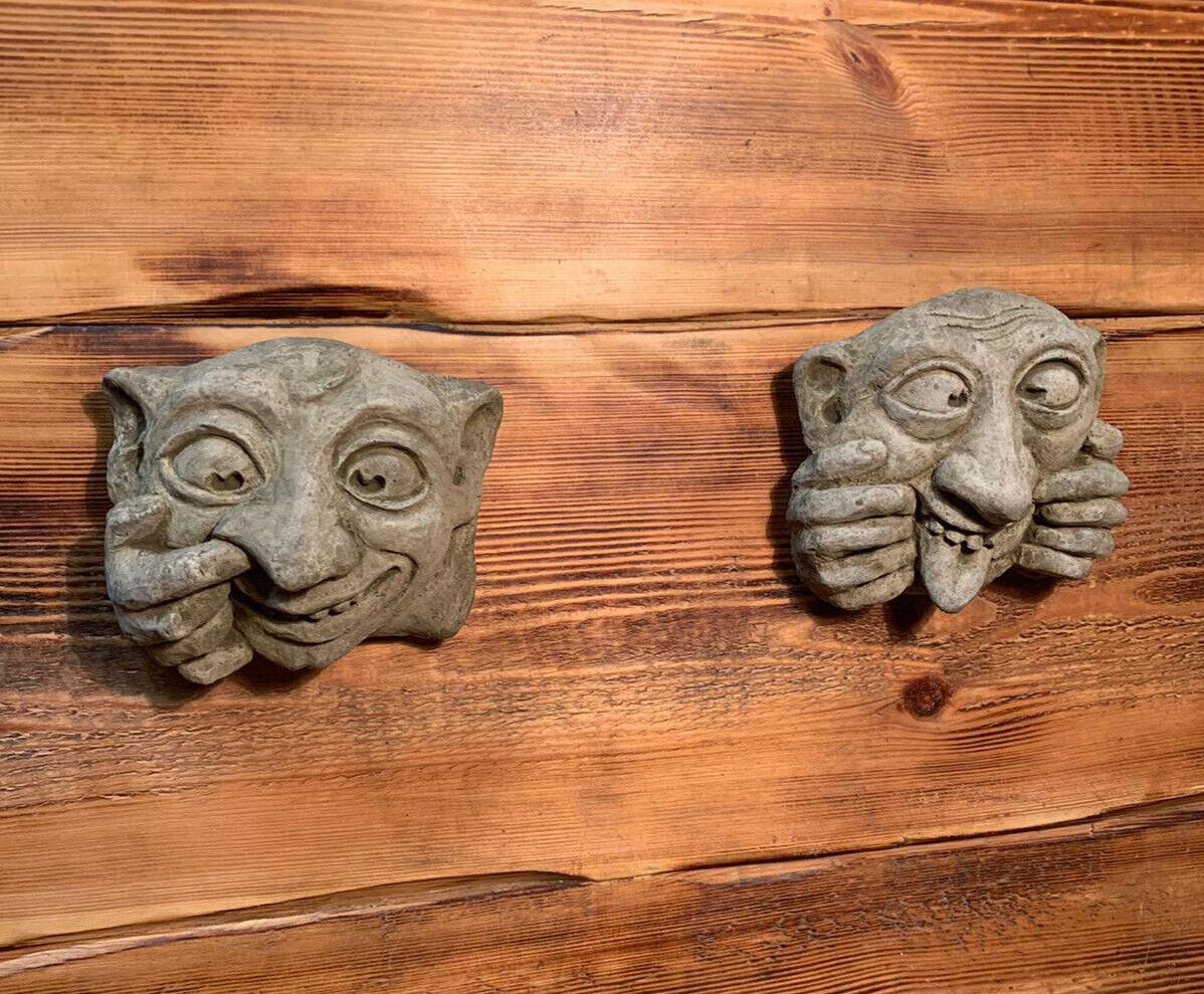 STONE GARDEN PAIR OF GARGOYLE GOTHIC WALL HANGING PLAQUE PLAQUES ORNAMENT