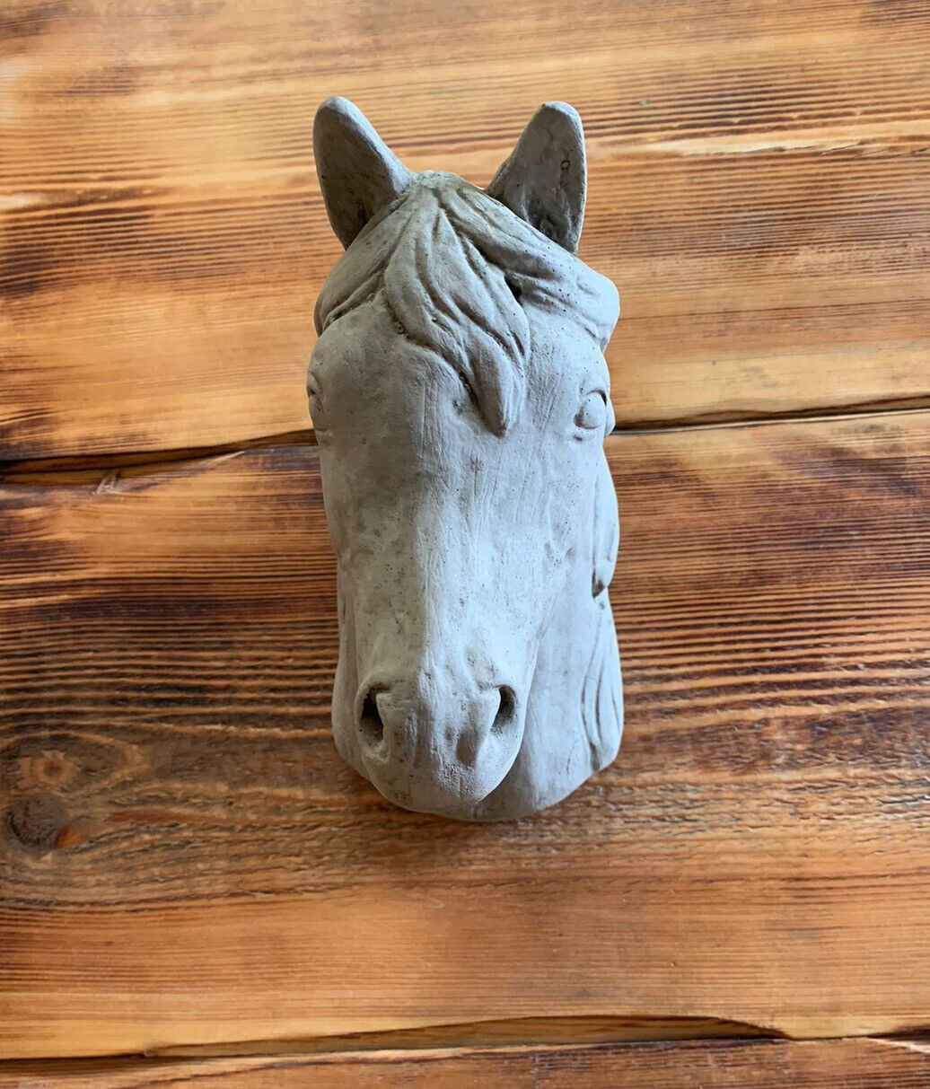 STONE GARDEN HORSE HEAD WALL PLAQUE HANGING STATUE ORNAMENT