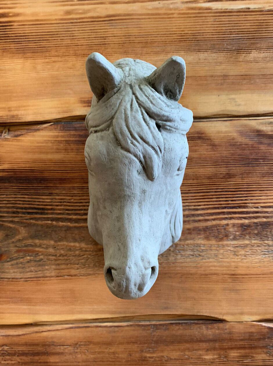 STONE GARDEN HORSE HEAD WALL PLAQUE HANGING STATUE ORNAMENT