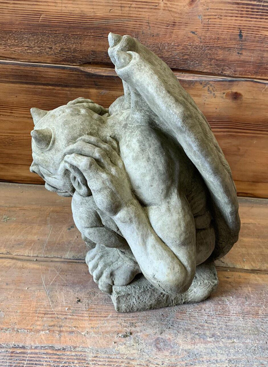 STONE GARDEN GARGOYLE GREMLIN WINGED GOTHIC PILLAR CAP FINIAL STATUE ORNAMENT