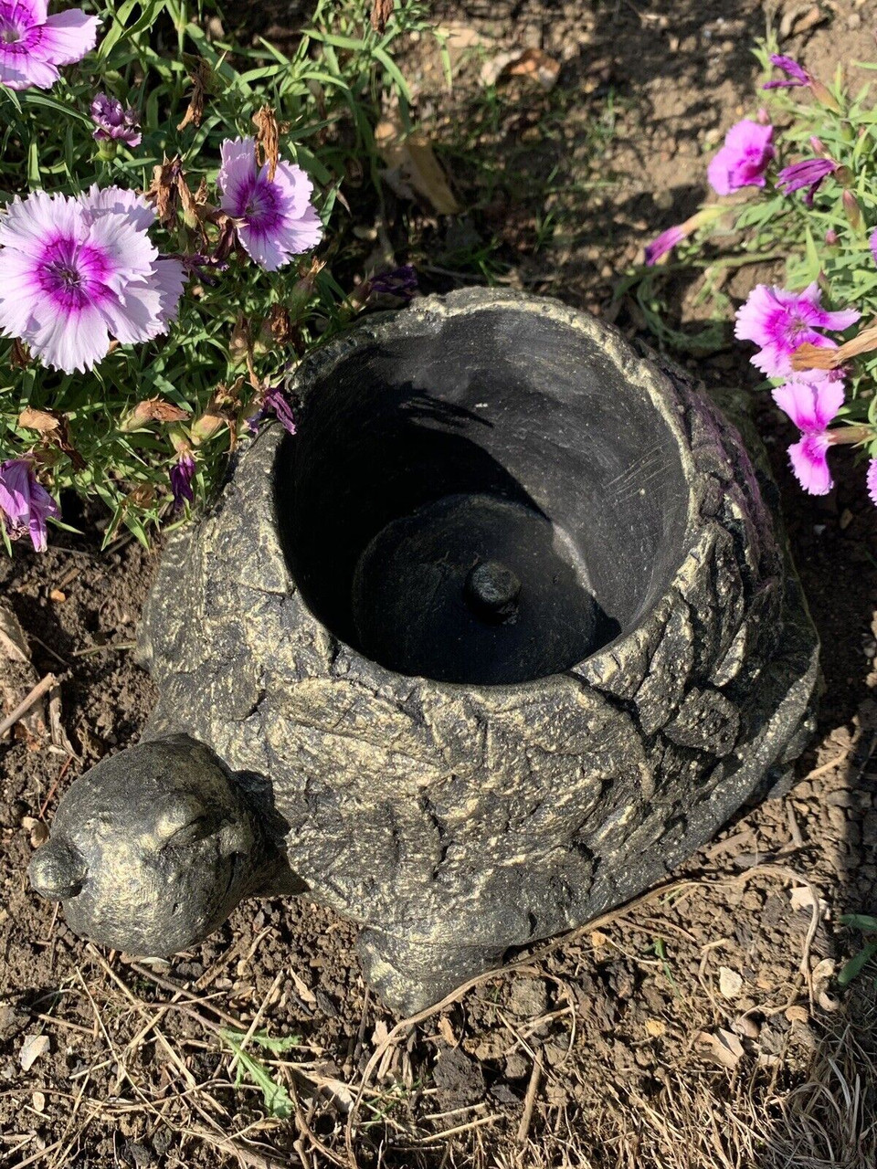 STONE GARDEN TORTOISE LEAF DETAIL PLANTER PLANT POT GOLD GIFT CONCRETE ORNAMENT