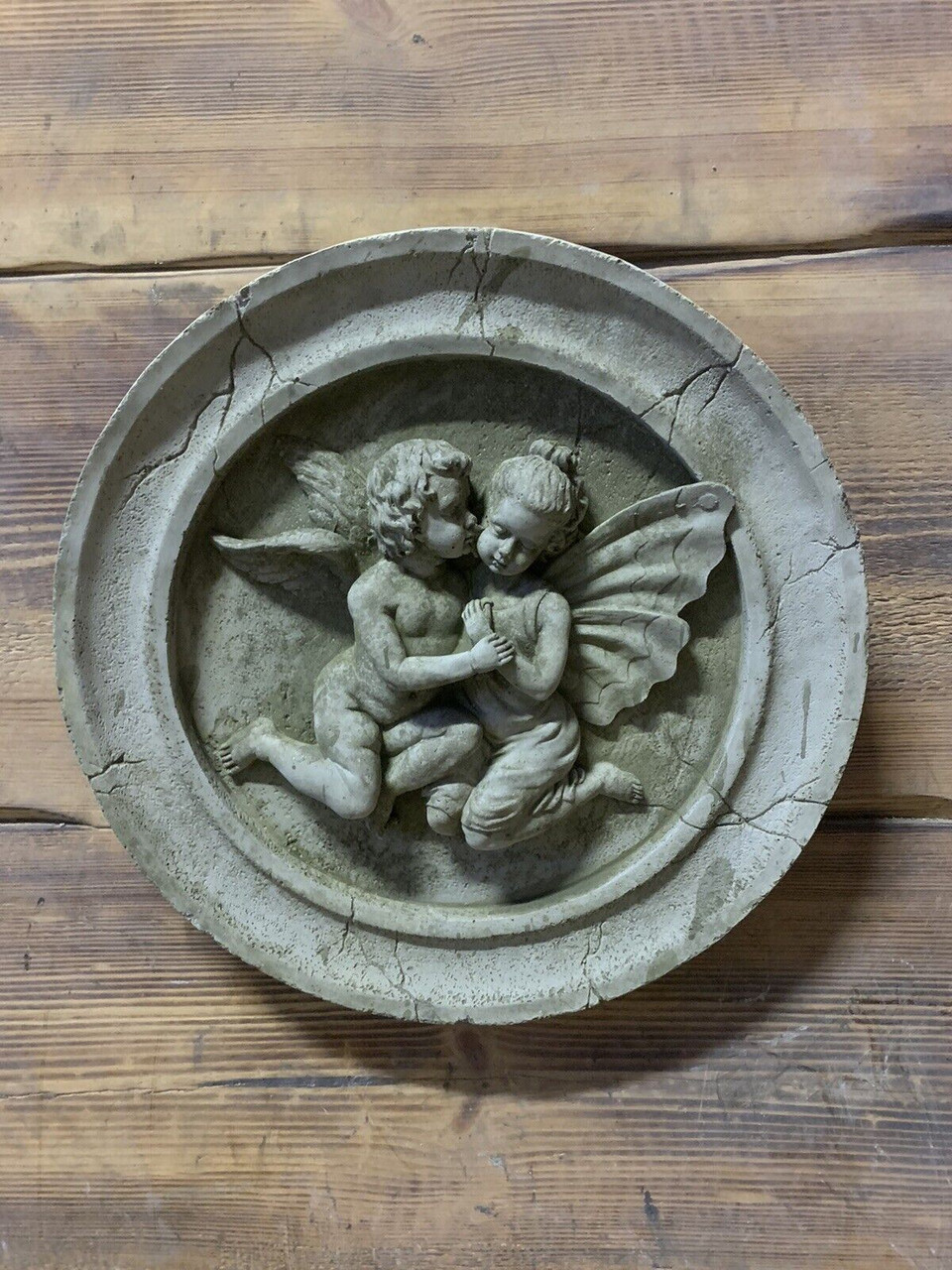 STONE GARDEN CHERUB AND FAIRY WEATHERED PLAQUE HANGING ORNAMENT