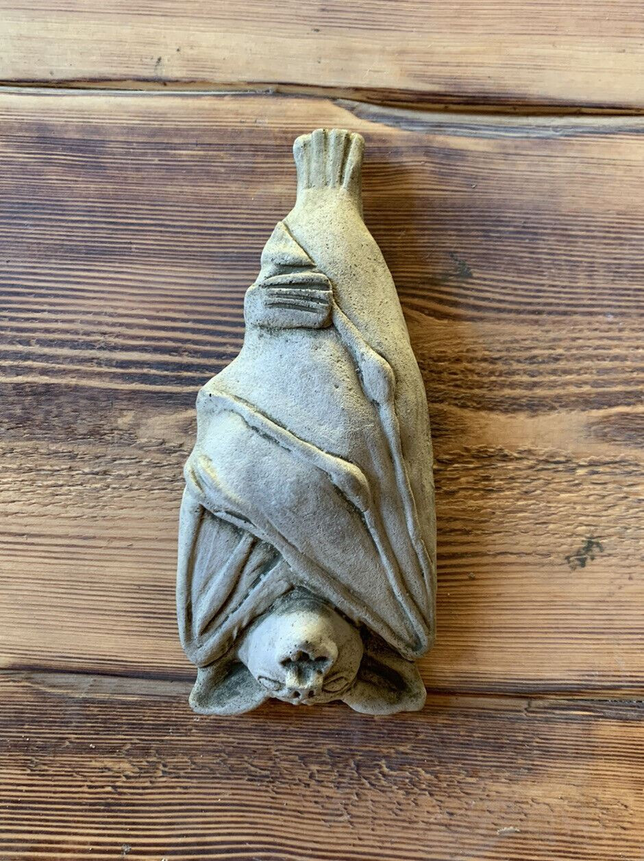 STONE GARDEN HANGING BAT WALL PLAQUE GIFT ORNAMENT 