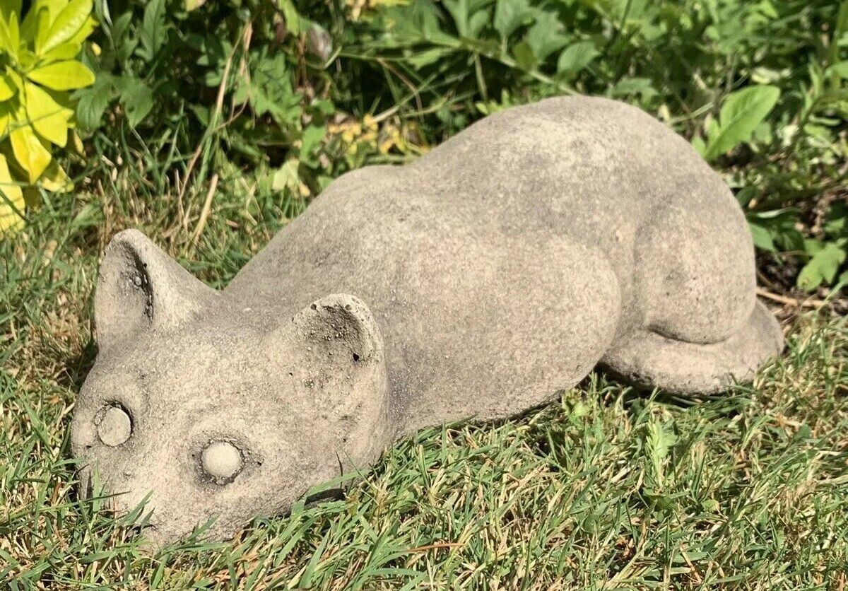 STONE GARDEN LAYING POUNCING CAT CONCRETE ORNAMENT 