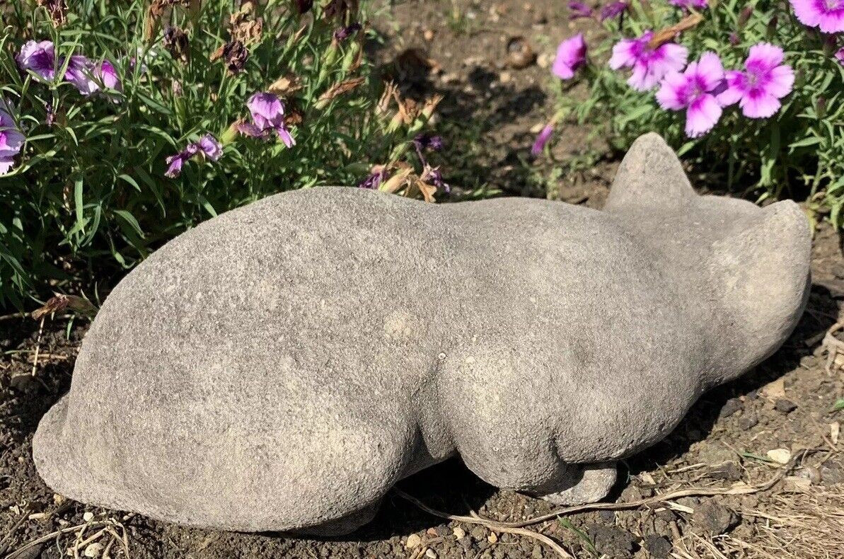 STONE GARDEN LAYING POUNCING CAT CONCRETE ORNAMENT 