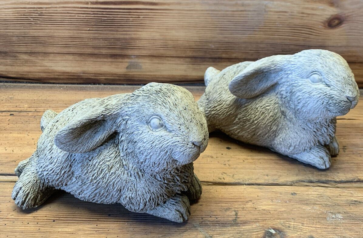 STONE GARDEN PAIR OF CUTE BUNNY RABBITS HARES STATUE ORNAMENT 