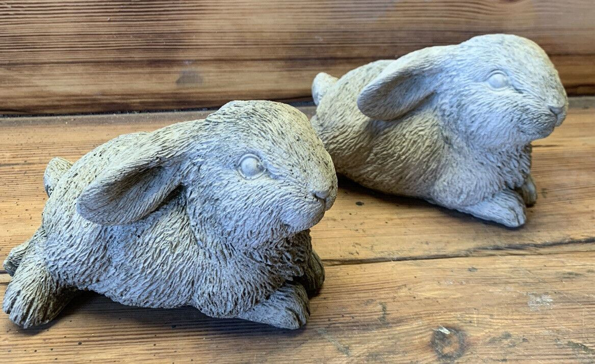 STONE GARDEN PAIR OF CUTE BUNNY RABBITS HARES STATUE ORNAMENT 