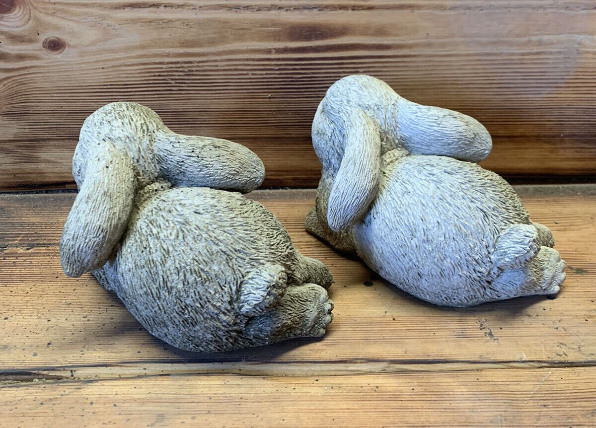 STONE GARDEN PAIR OF CUTE BUNNY RABBITS HARES STATUE ORNAMENT 