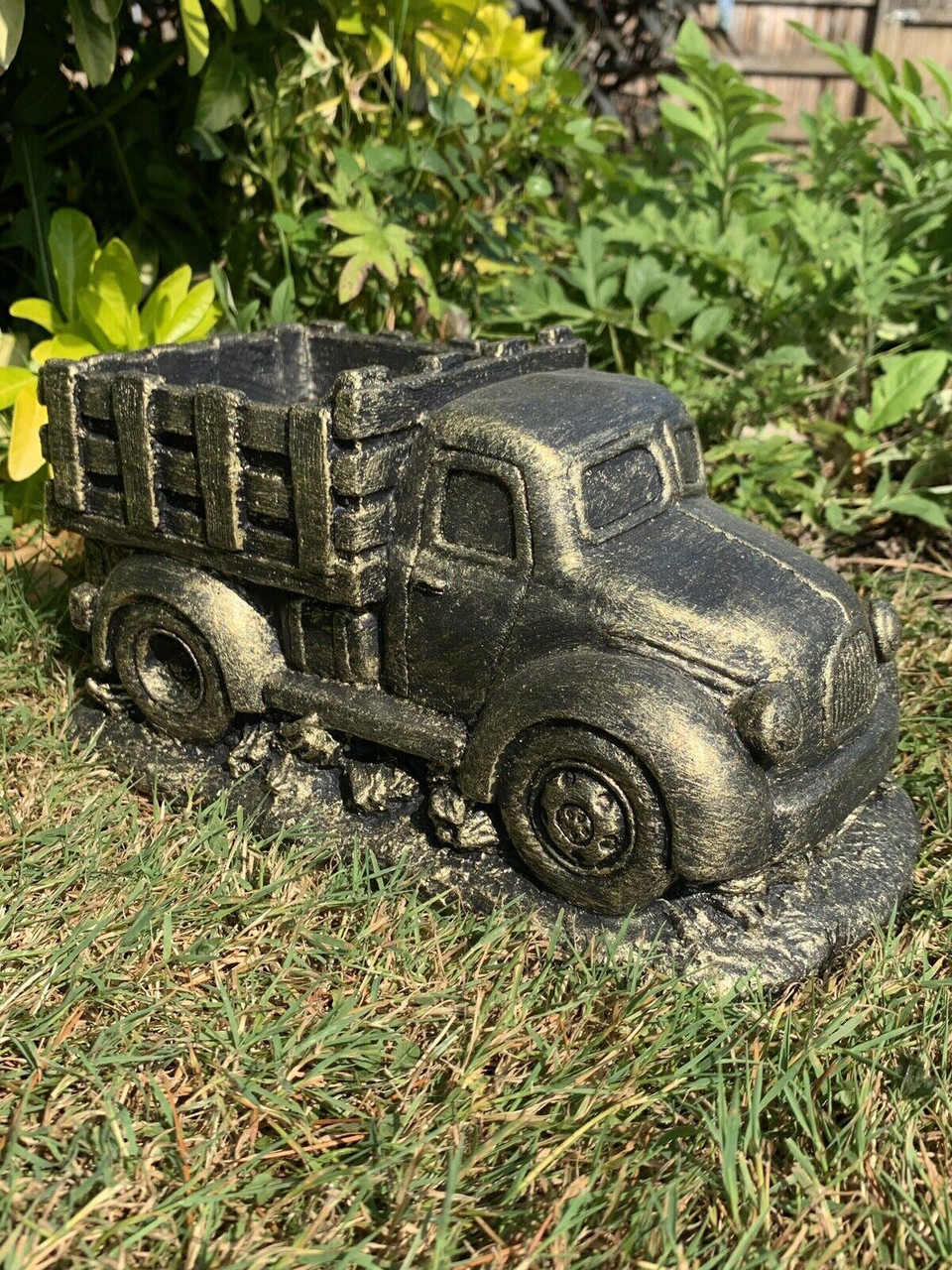 STONE GARDEN AMERICAN TRUCK LORRY PLANT POT PLANTER DETAILED GOLD ORNAMENT