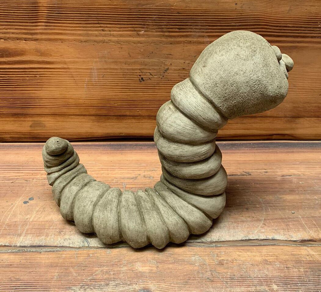 STONE GARDEN WORM ANIMATED GIFT ORNAMENT