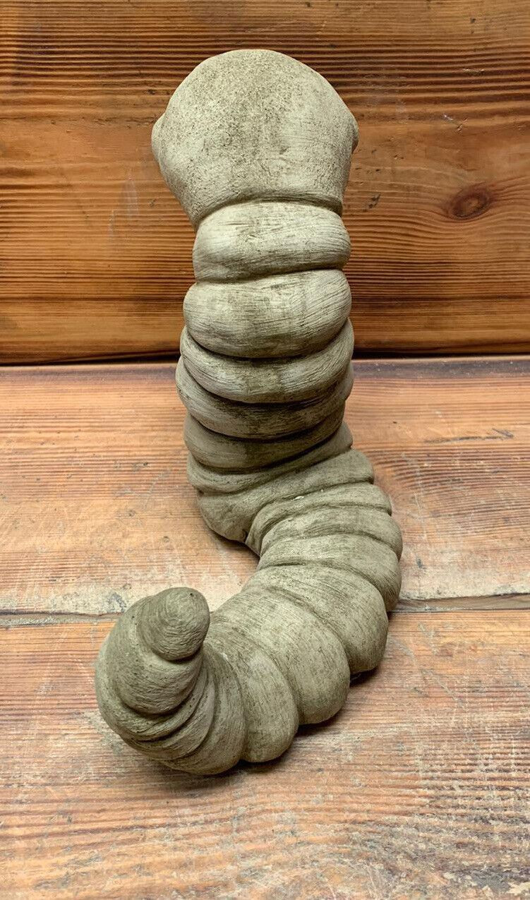 STONE GARDEN WORM ANIMATED GIFT ORNAMENT