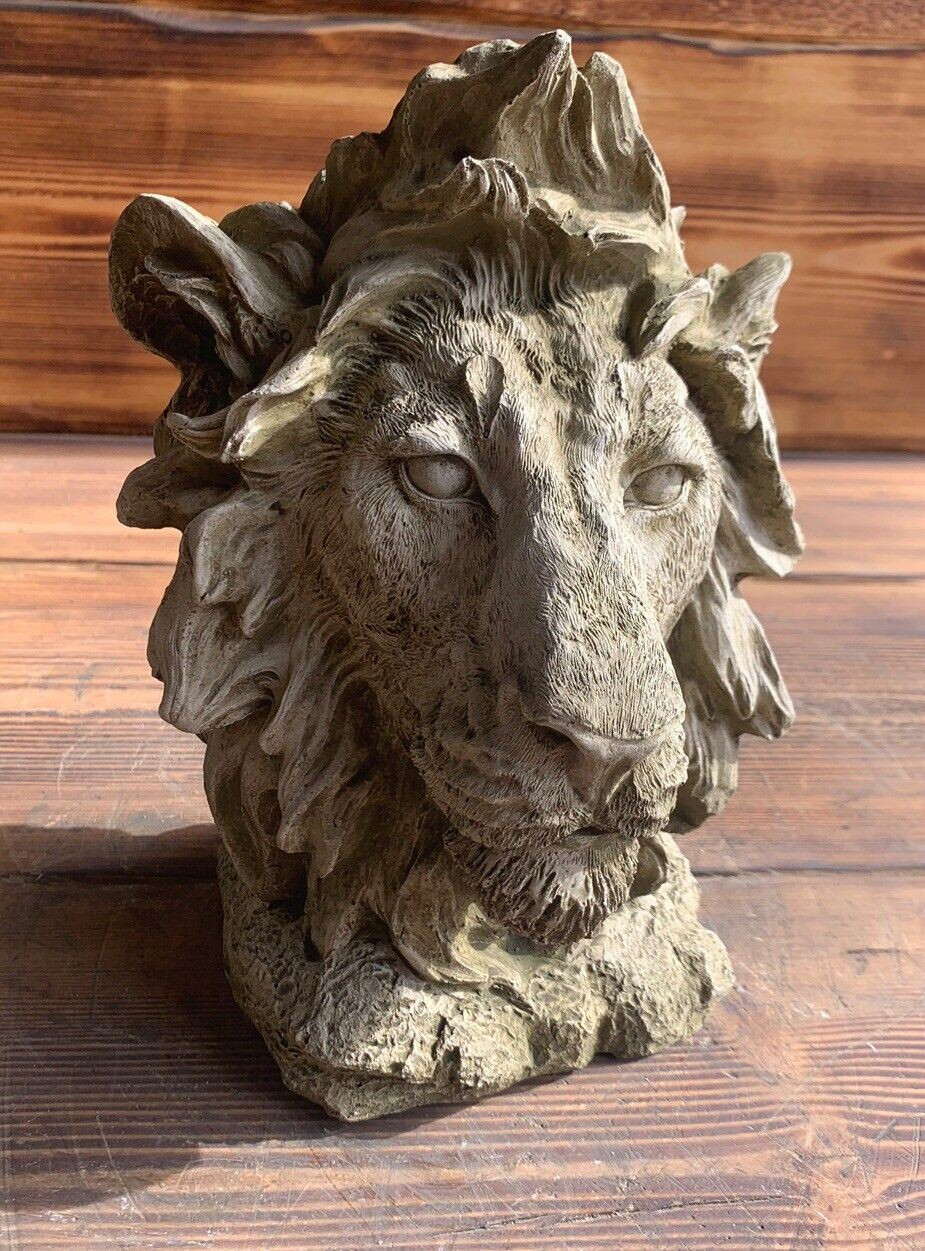 STONE GARDEN DETAILED LION HEAD GIFT ORNAMENT 