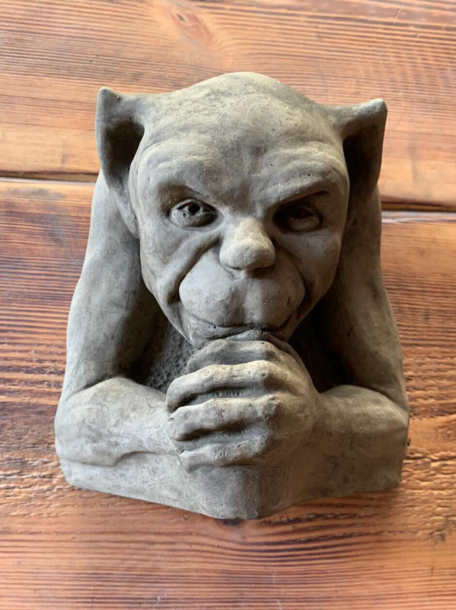 STONE GARDEN GARGOYLE GREMLIN WALL PLAQUE HANGER ORNAMENT