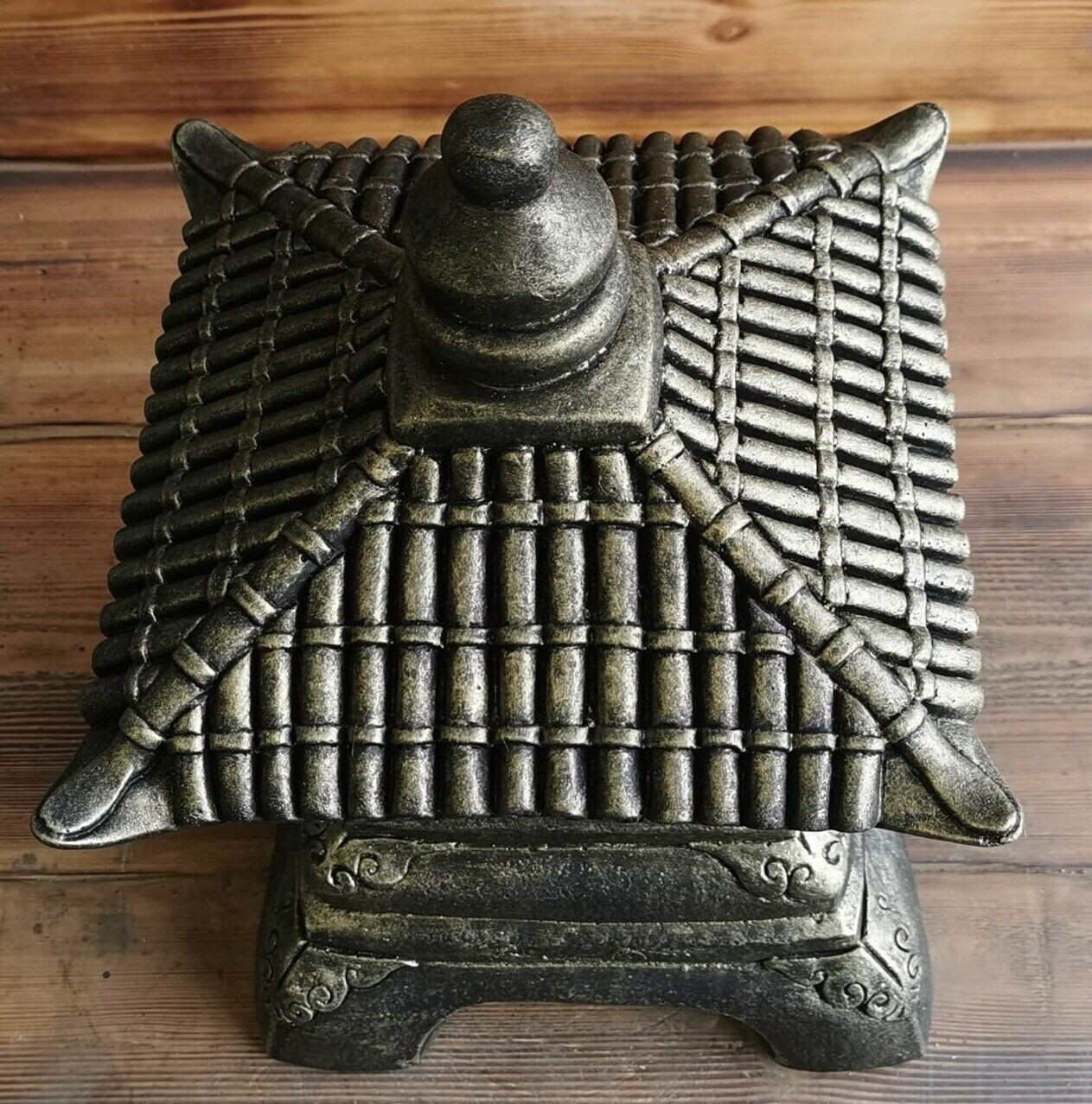 STONE GARDEN DETAILED SQUARE JAPANESE PAGODA HAND CAST STONE GOLD ORNAMENT GIFT