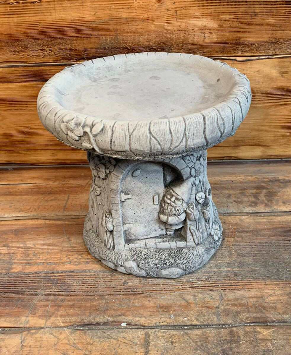 STONE GARDEN GNOME TREE TRUNK DETAILED BIRD BATH STATUE ORNAMENT